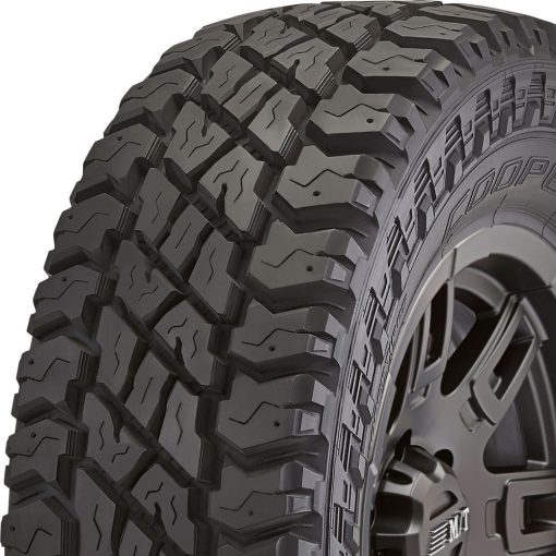 Cooper Tires Discoverer S/T Maxx 