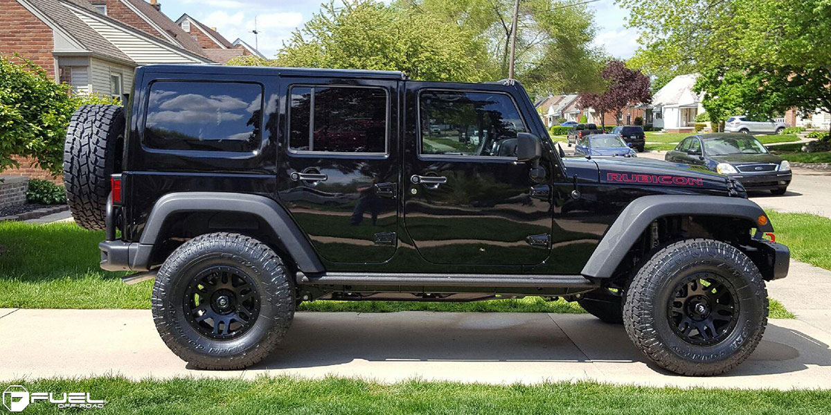 Jeep Rubicon 17x8.5 Fuel Recoil D584 Wheels