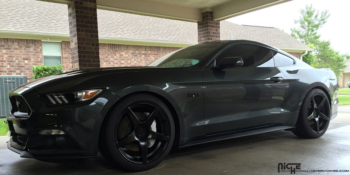 Ford Mustang 20x10 Niche GT-5 M133 Wheels
