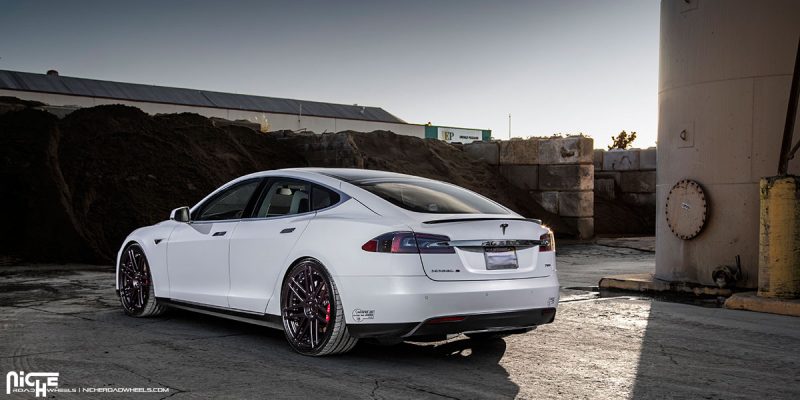 Tesla Model S 22x9 Niche Esses Wheels