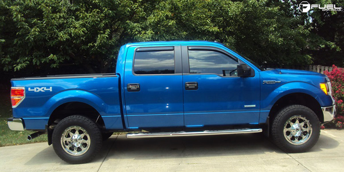 Ford F-150 w/ 18x9 Fuel Boost D533 Wheels