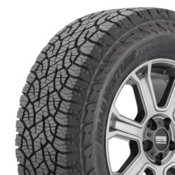Kumho Road Venture AT52 